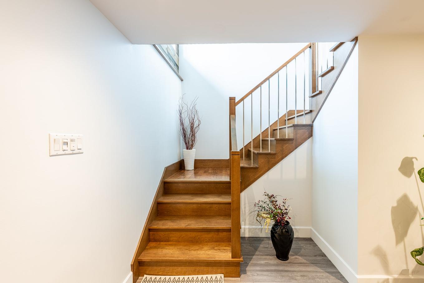 Escalier - 65 Rue Picard, L'Épiphanie, QC - Indoor Photo Showing Other Room