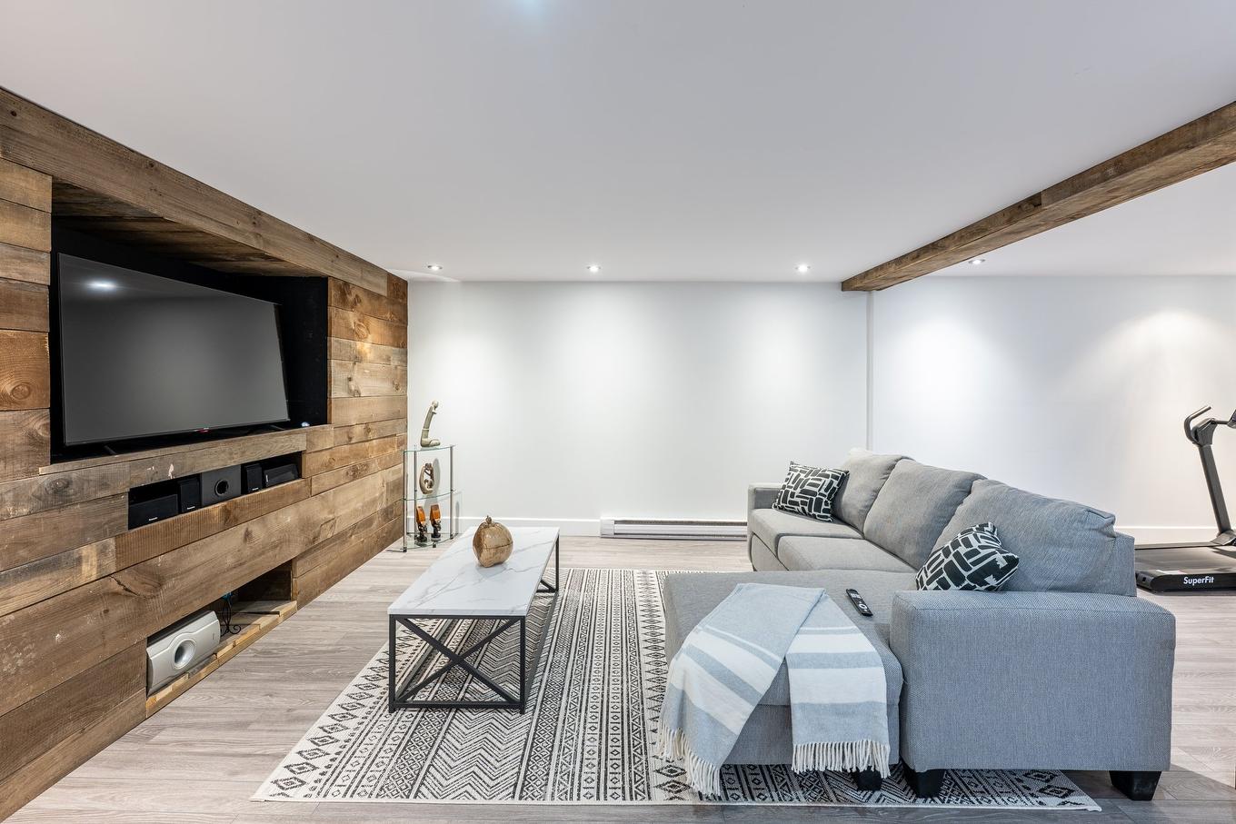 Salle familiale - 65 Rue Picard, L'Épiphanie, QC - Indoor Photo Showing Living Room