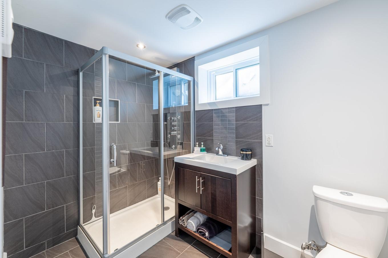 Salle de bains - 65 Rue Picard, L'Épiphanie, QC - Indoor Photo Showing Bathroom