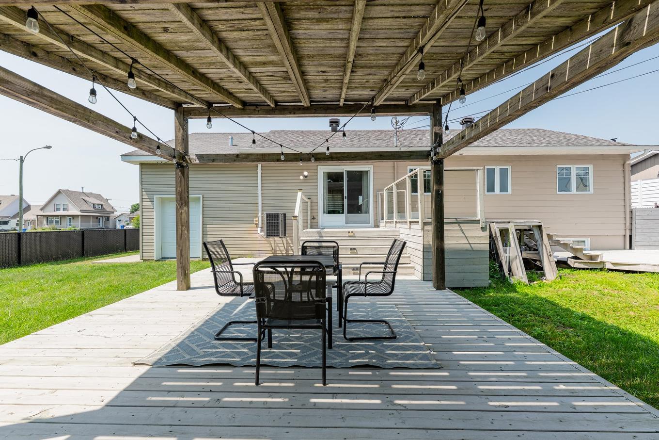 Extérieur - 65 Rue Picard, L'Épiphanie, QC - Outdoor With Deck Patio Veranda With Exterior