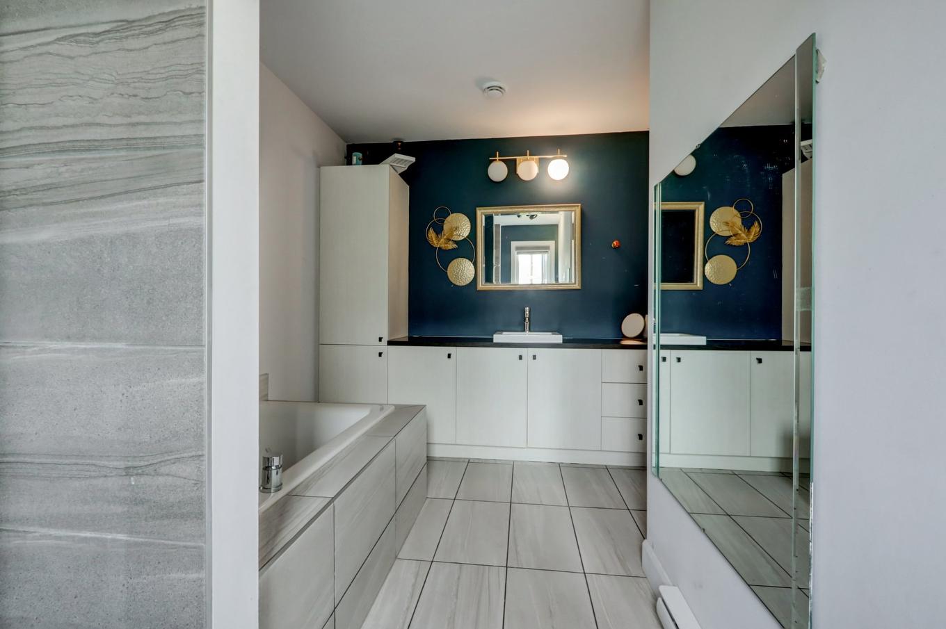 Salle de bains - 106-2300 Rue De La Traversée, Saint-Jérôme, QC - Indoor