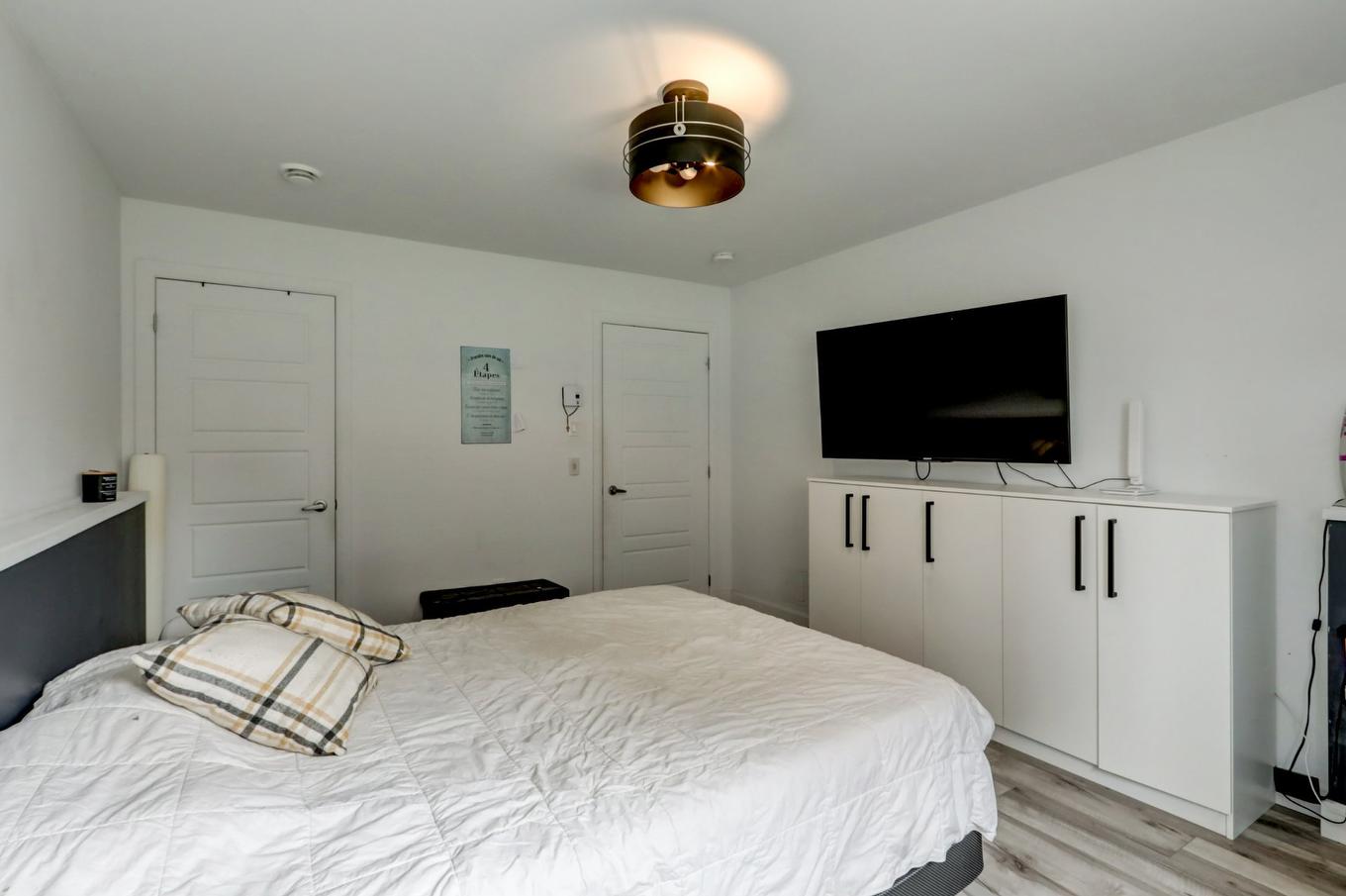 Chambre à coucher principale - 106-2300 Rue De La Traversée, Saint-Jérôme, QC - Indoor Photo Showing Bedroom