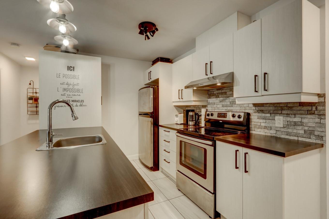 Cuisine - 106-2300 Rue De La Traversée, Saint-Jérôme, QC - Indoor Photo Showing Kitchen