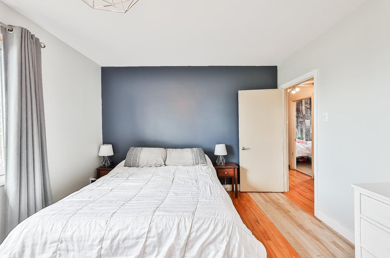 Chambre à coucher principale - 954 Boul. Arthur-Sauvé, Saint-Eustache, QC - Indoor Photo Showing Bedroom