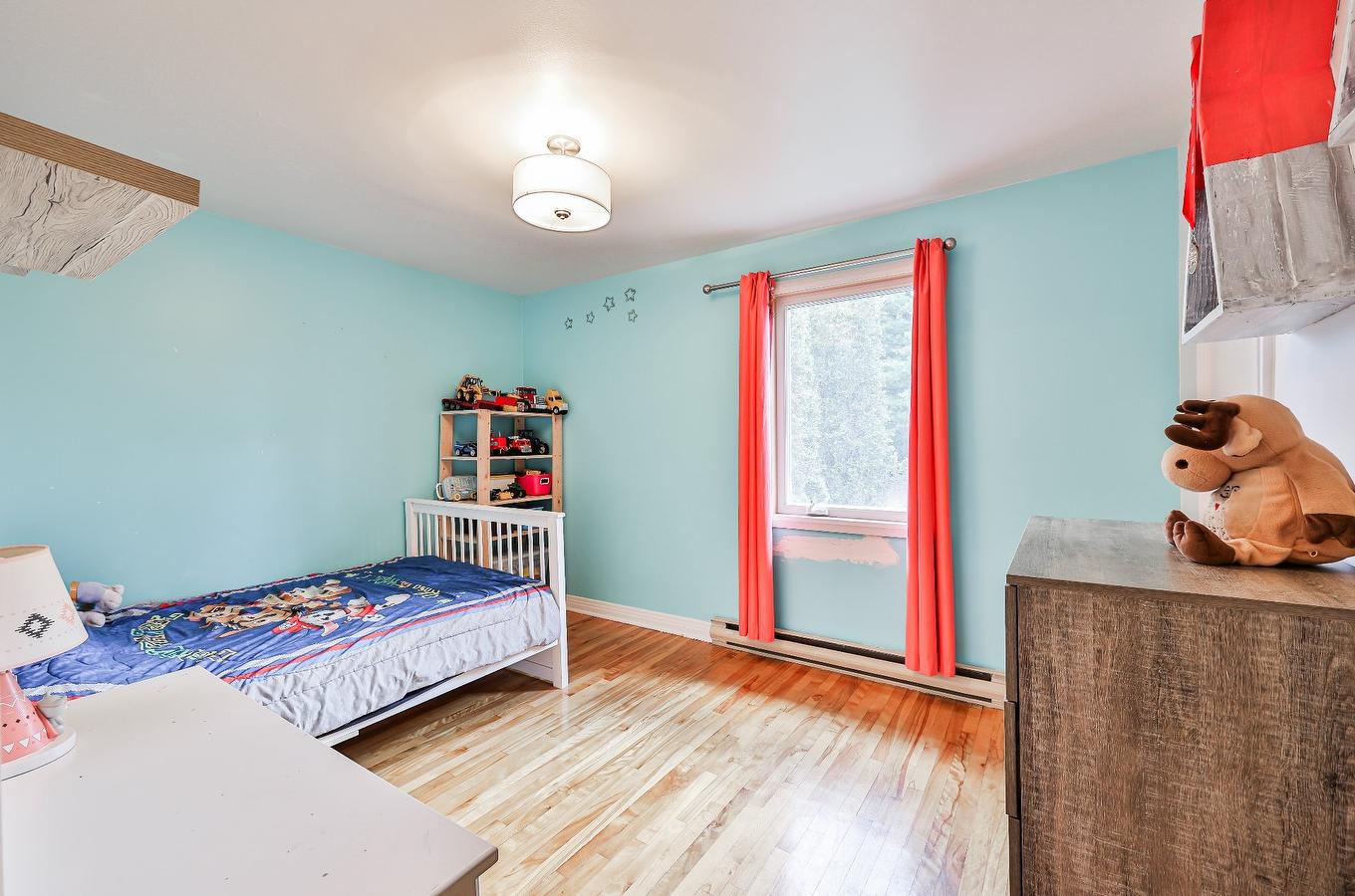 Chambre à coucher - 954 Boul. Arthur-Sauvé, Saint-Eustache, QC - Indoor Photo Showing Bedroom