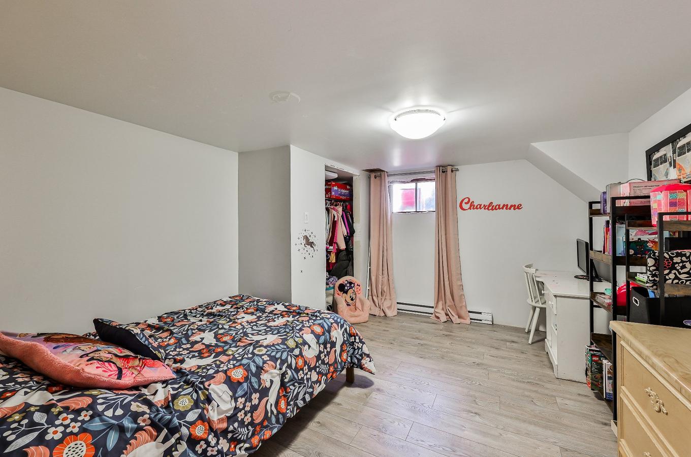 Chambre à coucher - 954 Boul. Arthur-Sauvé, Saint-Eustache, QC - Indoor Photo Showing Bedroom