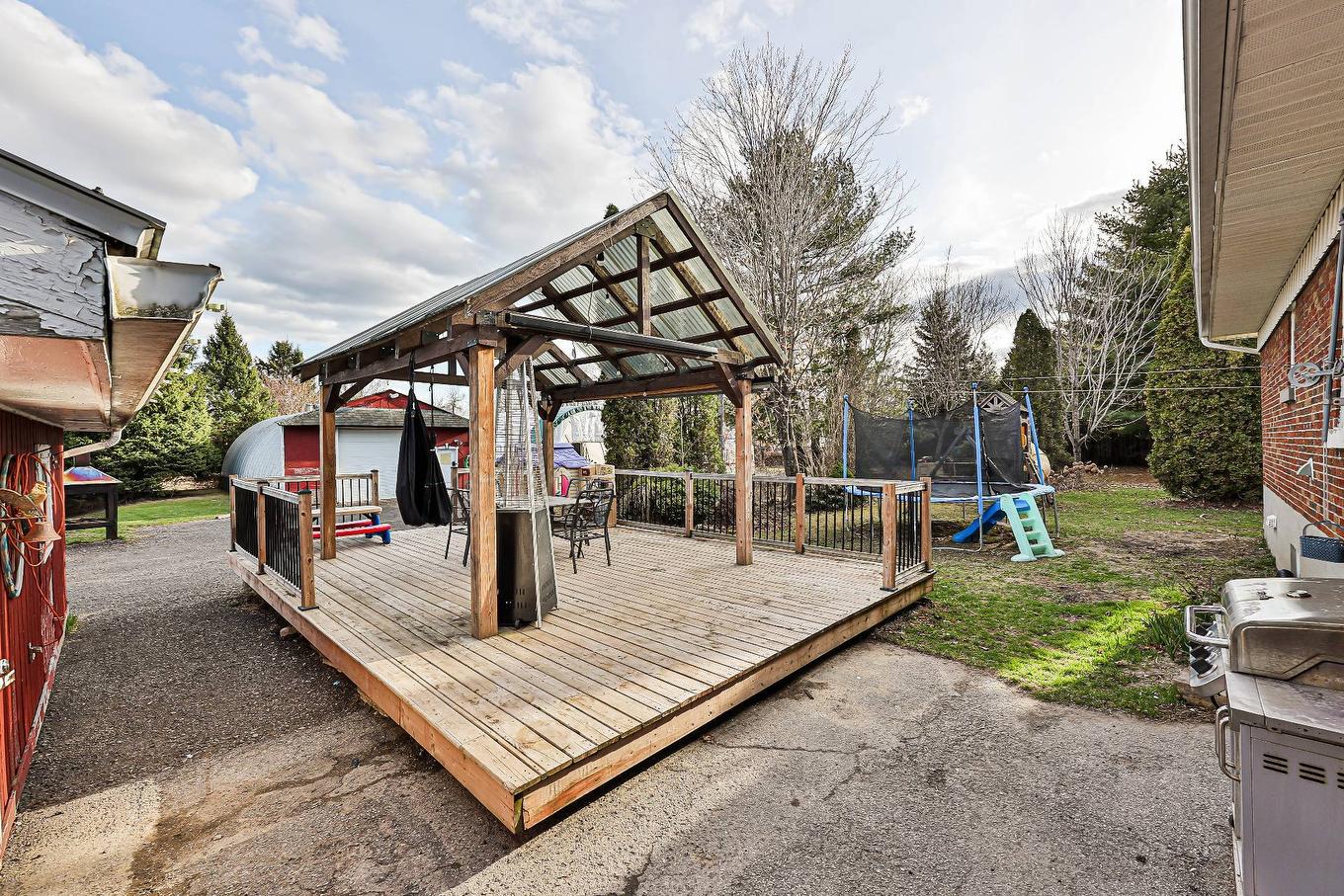 Cour - 954 Boul. Arthur-Sauvé, Saint-Eustache, QC - Outdoor With Exterior