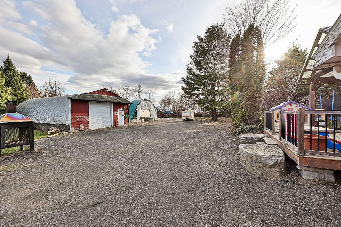 Cour - 954 Boul. Arthur-Sauvé, Saint-Eustache, QC - Outdoor