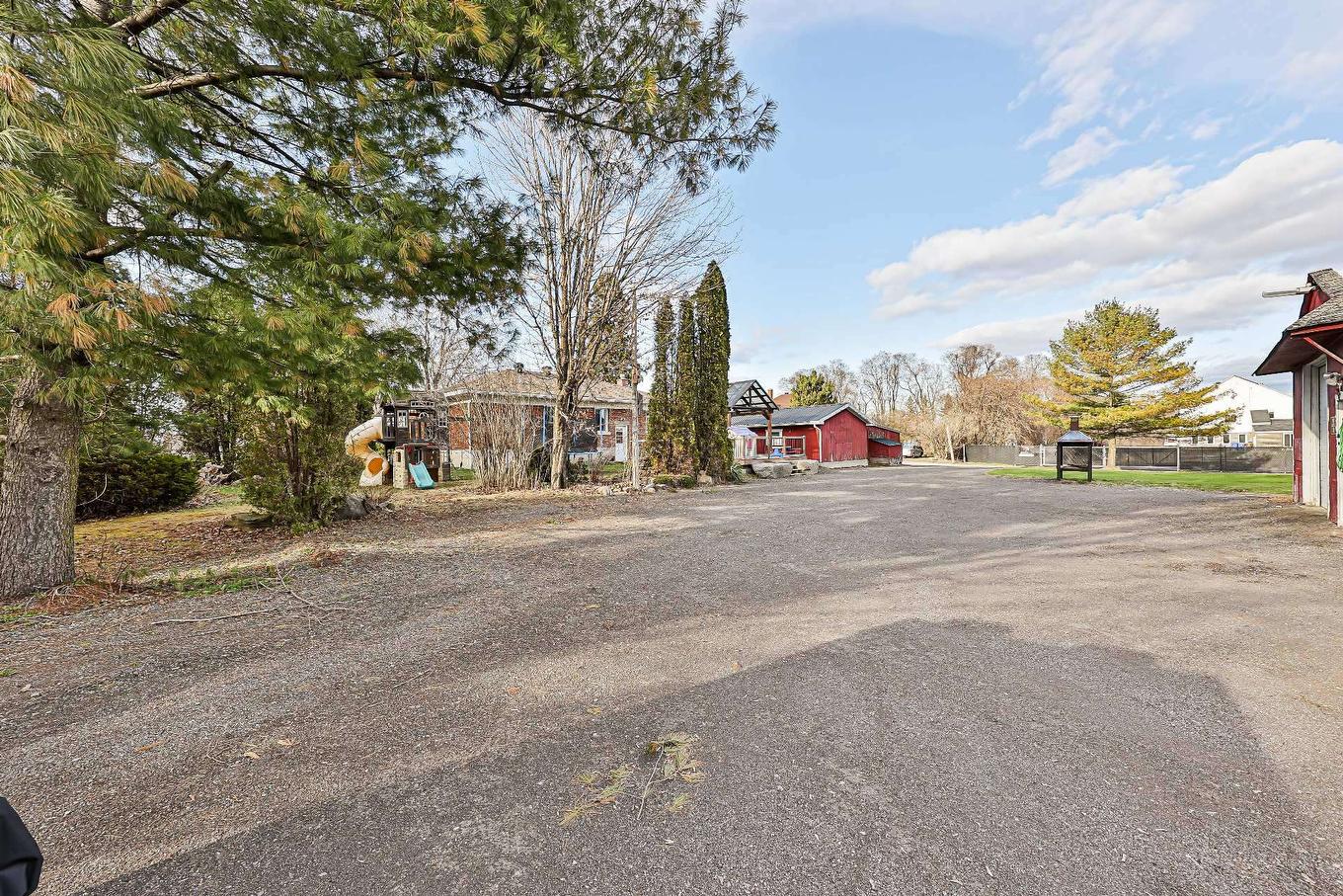 Face arrière - 954 Boul. Arthur-Sauvé, Saint-Eustache, QC - Outdoor