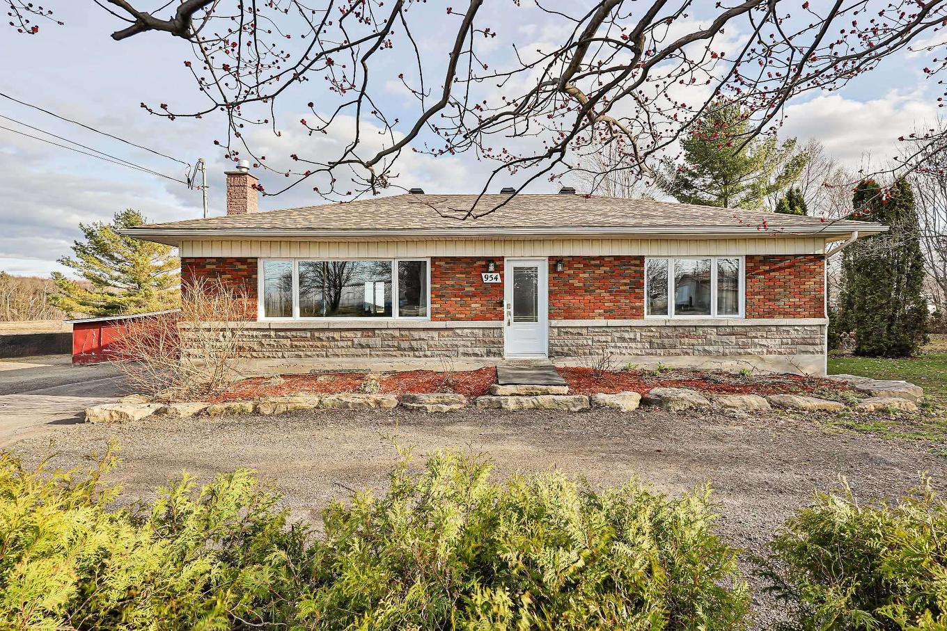 Façade - 954 Boul. Arthur-Sauvé, Saint-Eustache, QC - Outdoor