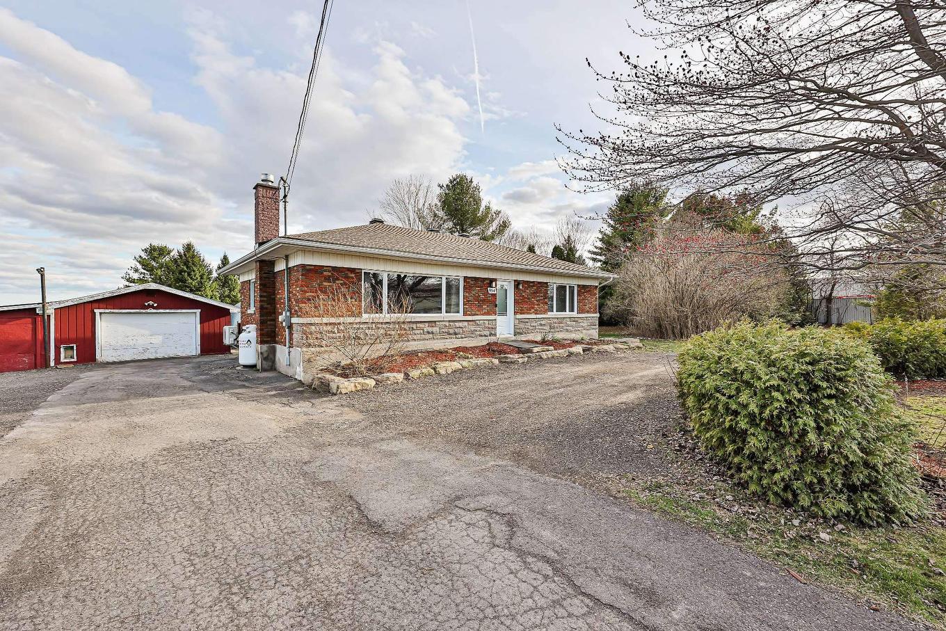 Façade - 954 Boul. Arthur-Sauvé, Saint-Eustache, QC - Outdoor