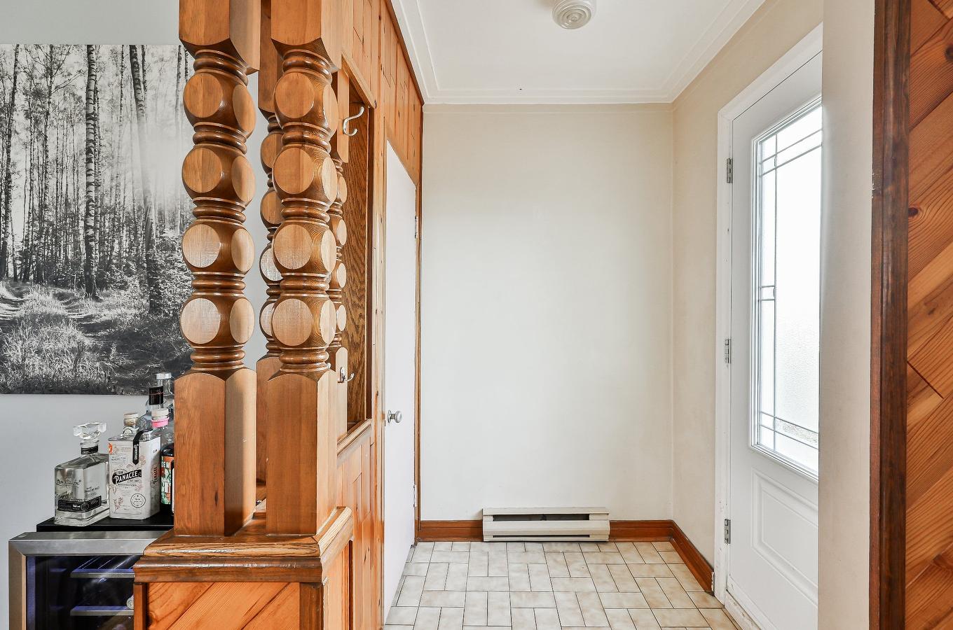 Hall d'entrée/Vestibule - 954 Boul. Arthur-Sauvé, Saint-Eustache, QC - Indoor Photo Showing Other Room