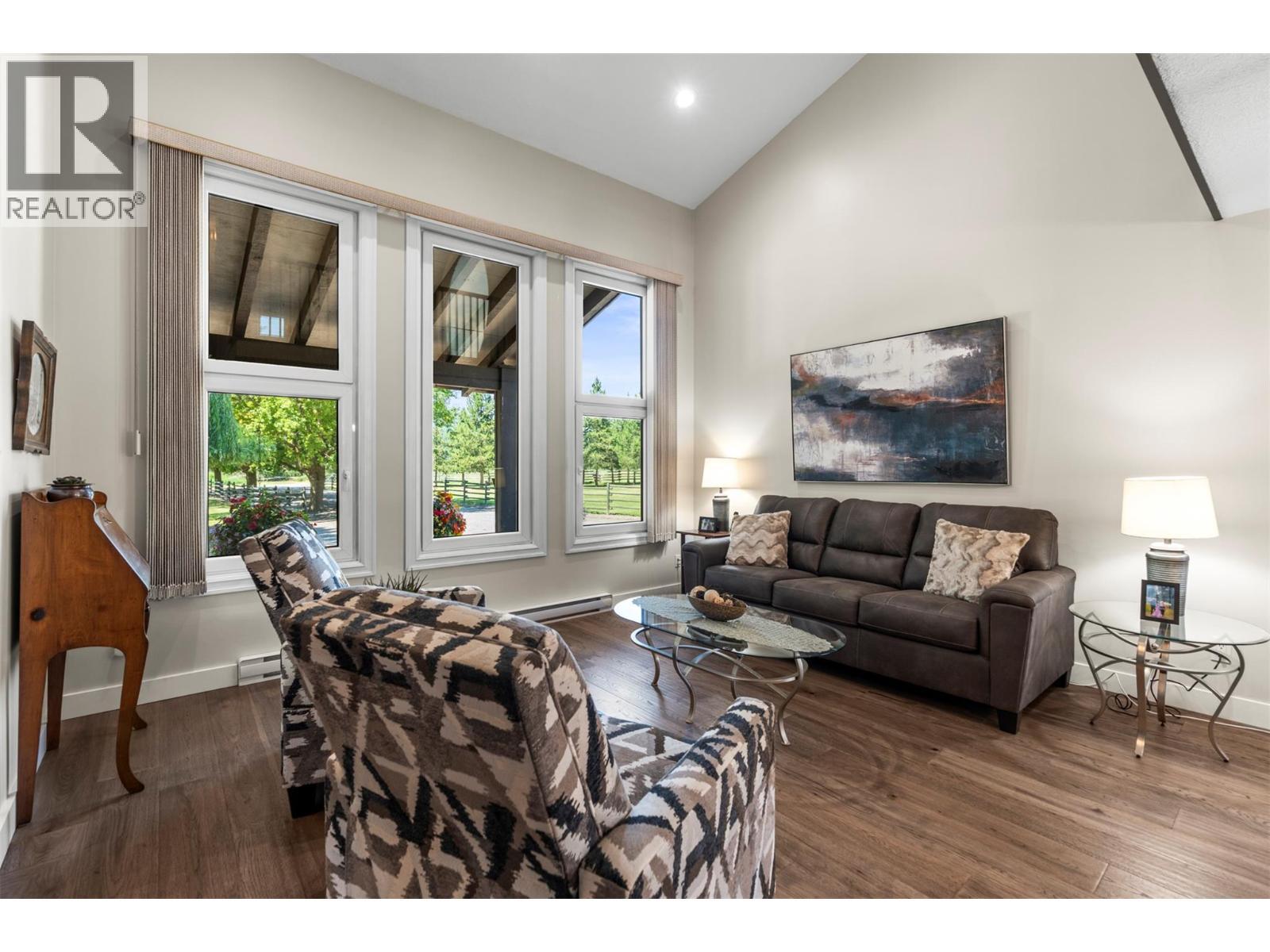 48 Waterside Road, Enderby, BC - Indoor Photo Showing Living Room