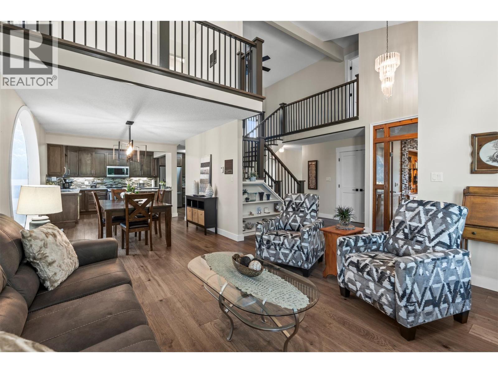48 Waterside Road, Enderby, BC - Indoor Photo Showing Living Room