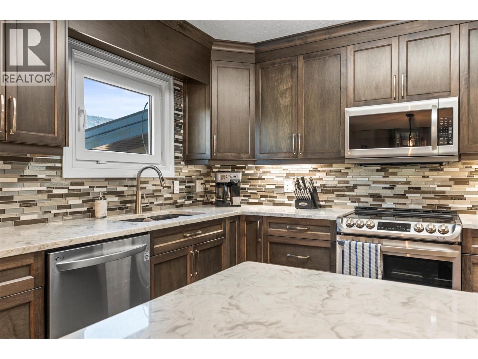 48 Waterside Road, Enderby, BC - Indoor Photo Showing Kitchen With Upgraded Kitchen