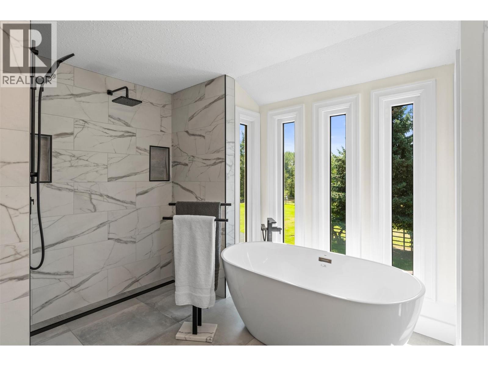 48 Waterside Road, Enderby, BC - Indoor