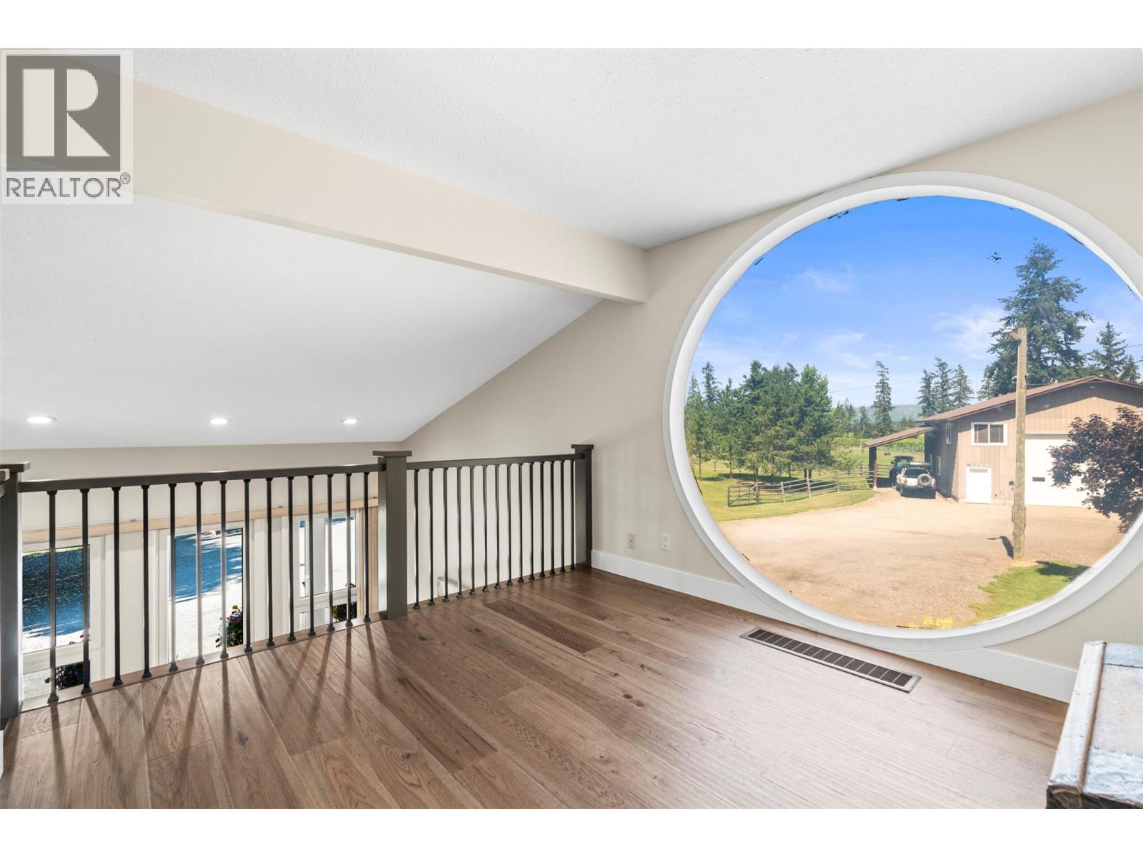 48 Waterside Road, Enderby, BC - Indoor Photo Showing Other Room