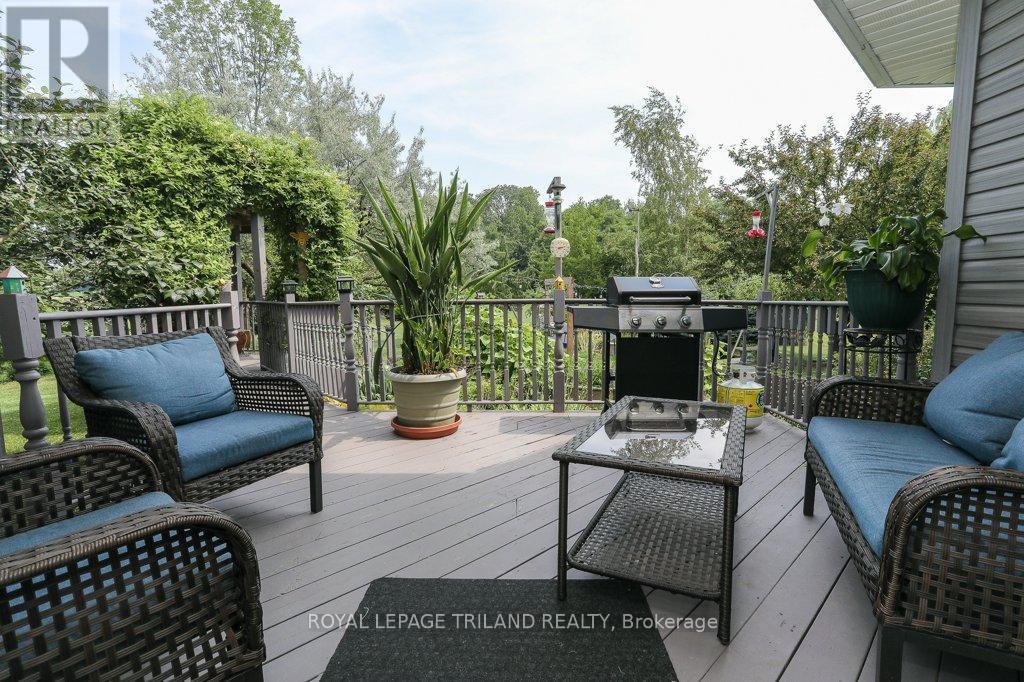 14 Poplar Street, Dutton/Dunwich (Wallacetown), ON - Outdoor With Deck Patio Veranda With Exterior