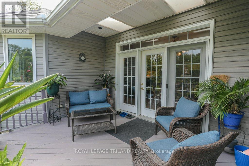 14 Poplar Street, Dutton/Dunwich (Wallacetown), ON - Outdoor With Deck Patio Veranda With Exterior