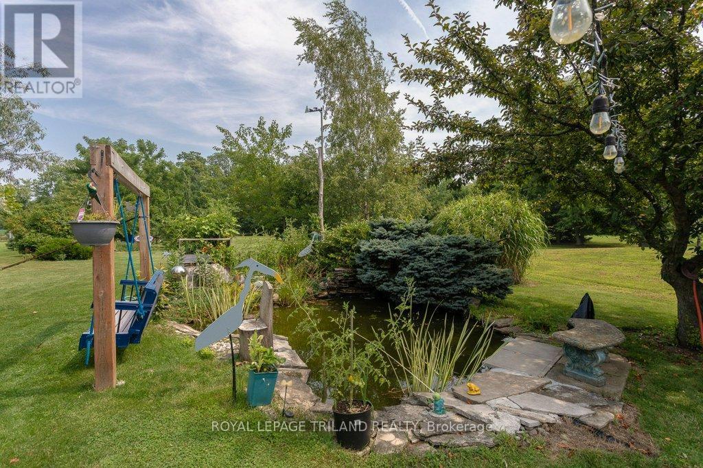 14 Poplar Street, Dutton/Dunwich (Wallacetown), ON - Outdoor