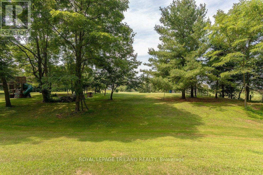 14 Poplar Street, Dutton/Dunwich (Wallacetown), ON - Outdoor