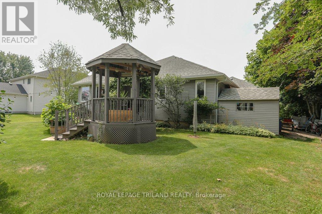 14 Poplar Street, Dutton/Dunwich (Wallacetown), ON - Outdoor