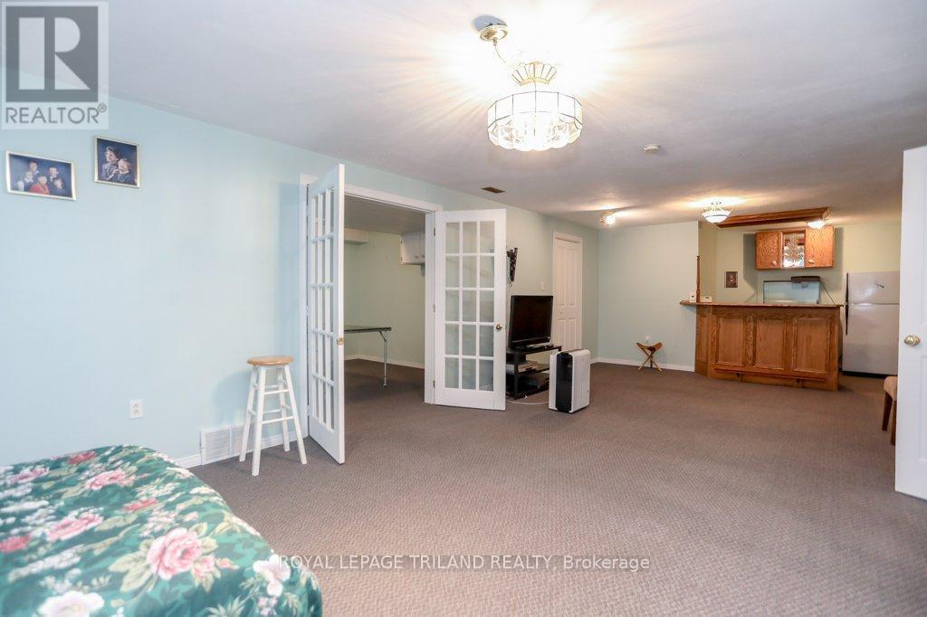 14 Poplar Street, Dutton/Dunwich (Wallacetown), ON - Indoor Photo Showing Bedroom