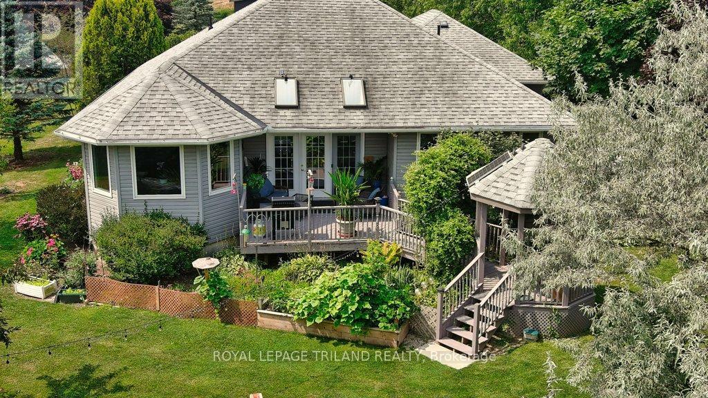14 Poplar Street, Dutton/Dunwich (Wallacetown), ON - Outdoor