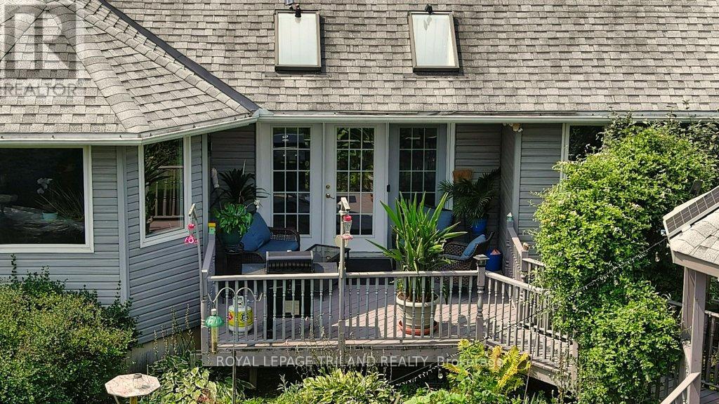 14 Poplar Street, Dutton/Dunwich (Wallacetown), ON - Outdoor With Deck Patio Veranda