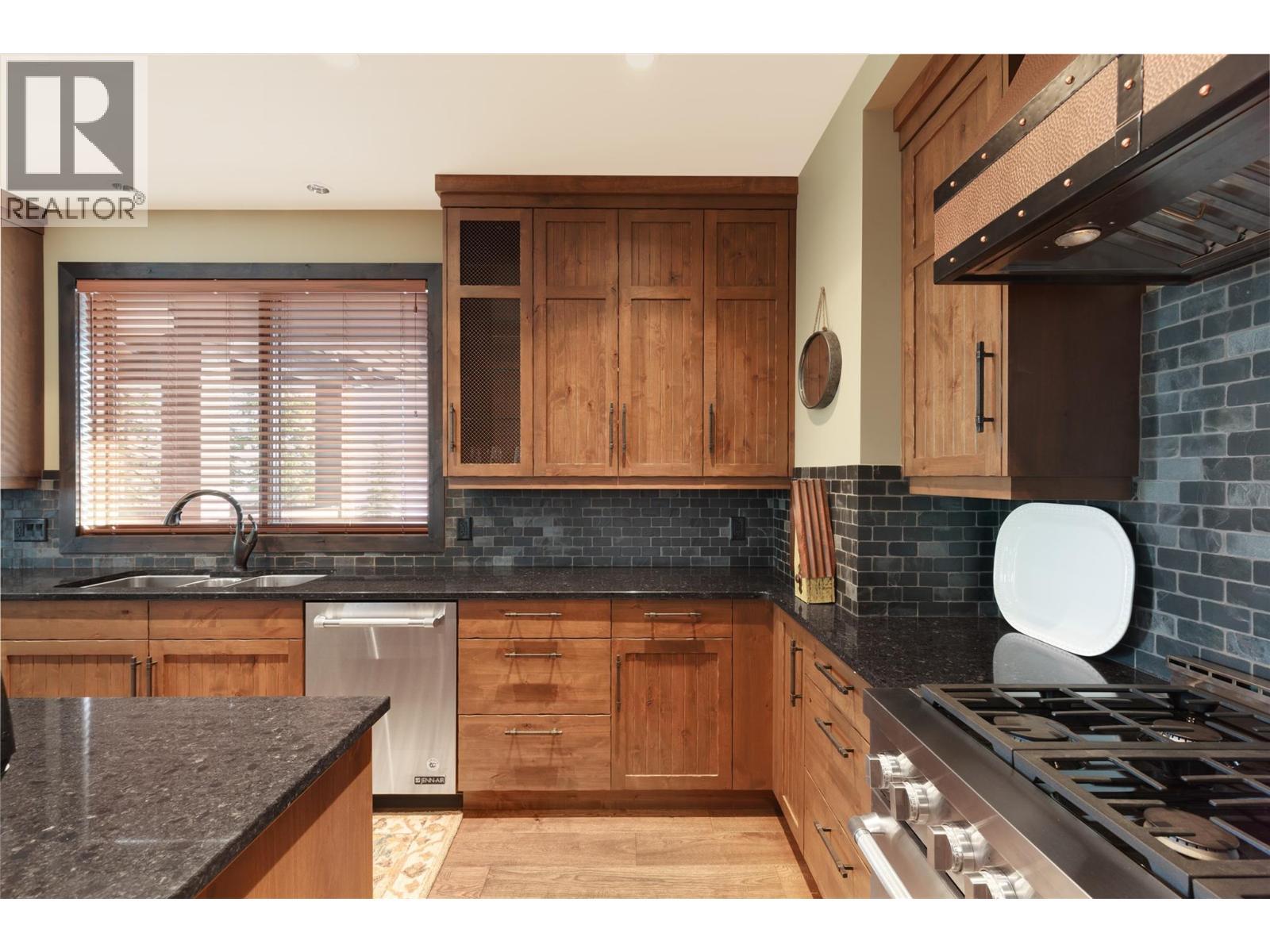 310 Moonshine Crescent Unit# Lot 13, Big White, BC - Indoor Photo Showing Kitchen