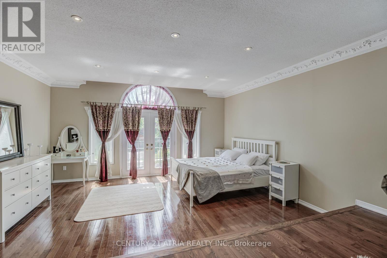 331 Binns Avenue, Newmarket, ON - Indoor Photo Showing Bedroom