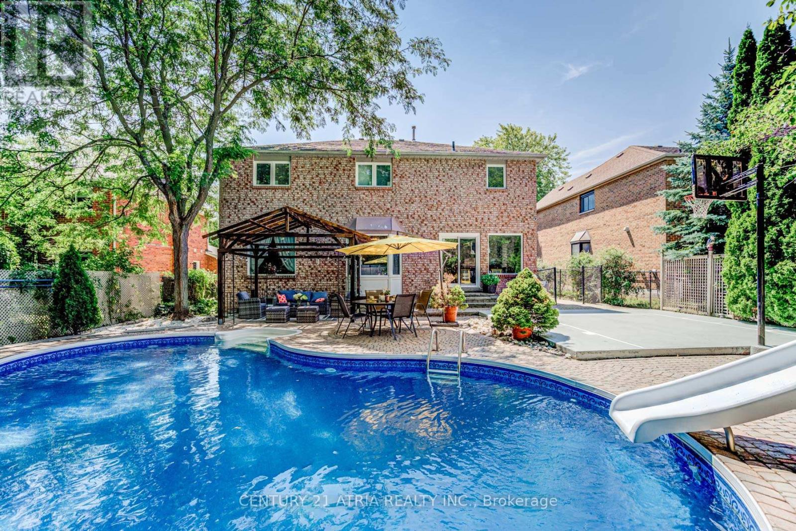 331 Binns Avenue, Newmarket, ON - Outdoor With In Ground Pool With Backyard