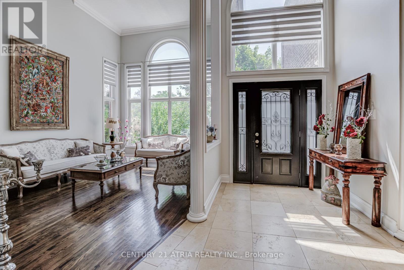 331 Binns Avenue, Newmarket, ON - Indoor