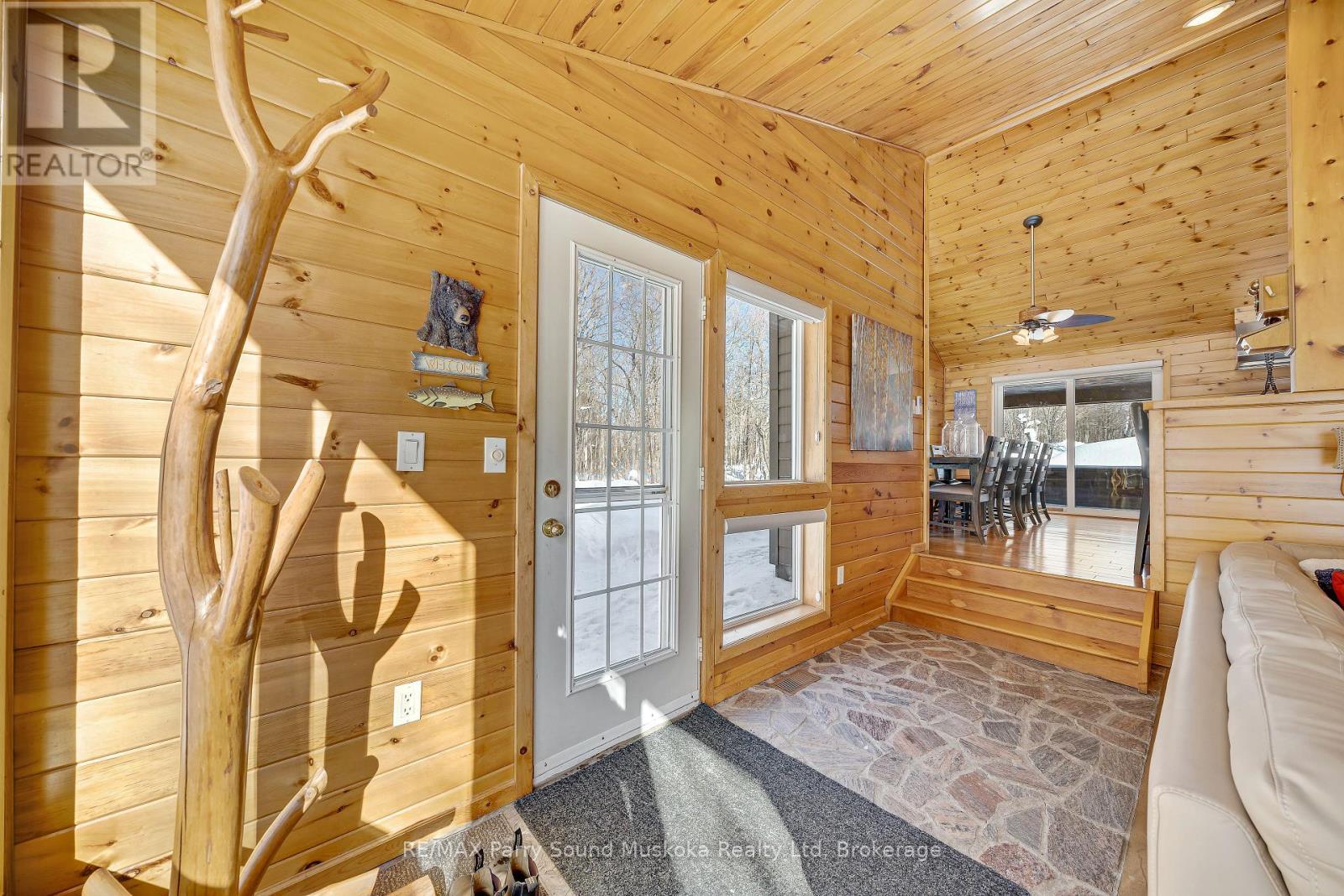 587 Centre Road, Mckellar, ON - Indoor Photo Showing Other Room