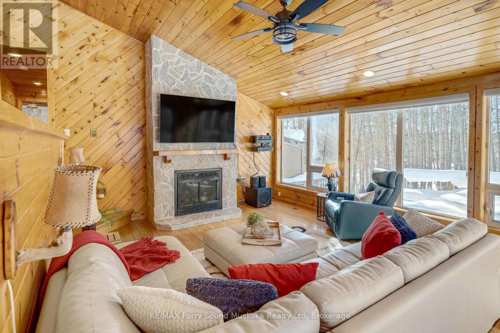 587 Centre Road, Mckellar, ON - Indoor Photo Showing Living Room With Fireplace