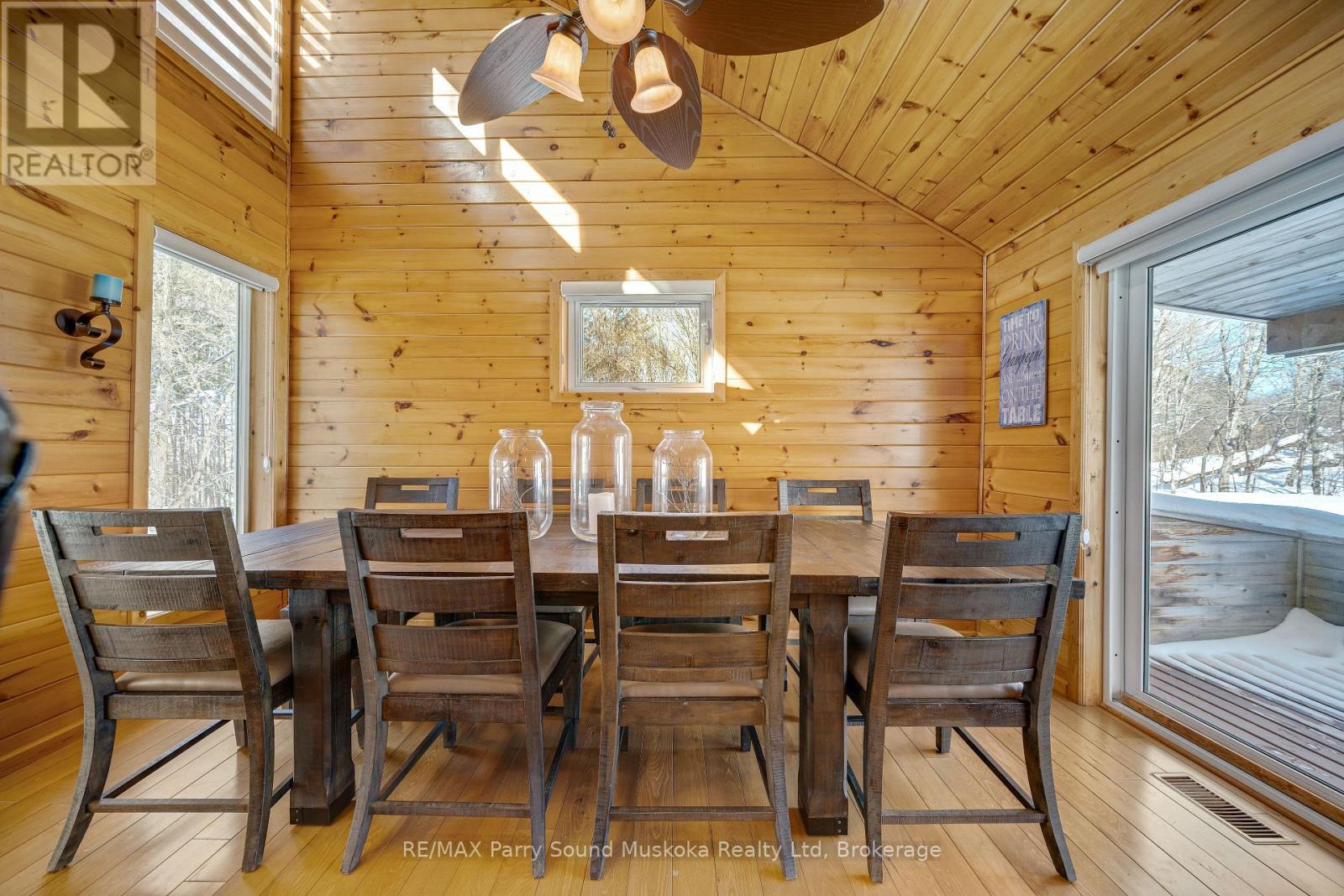 587 Centre Road, Mckellar, ON - Indoor Photo Showing Dining Room