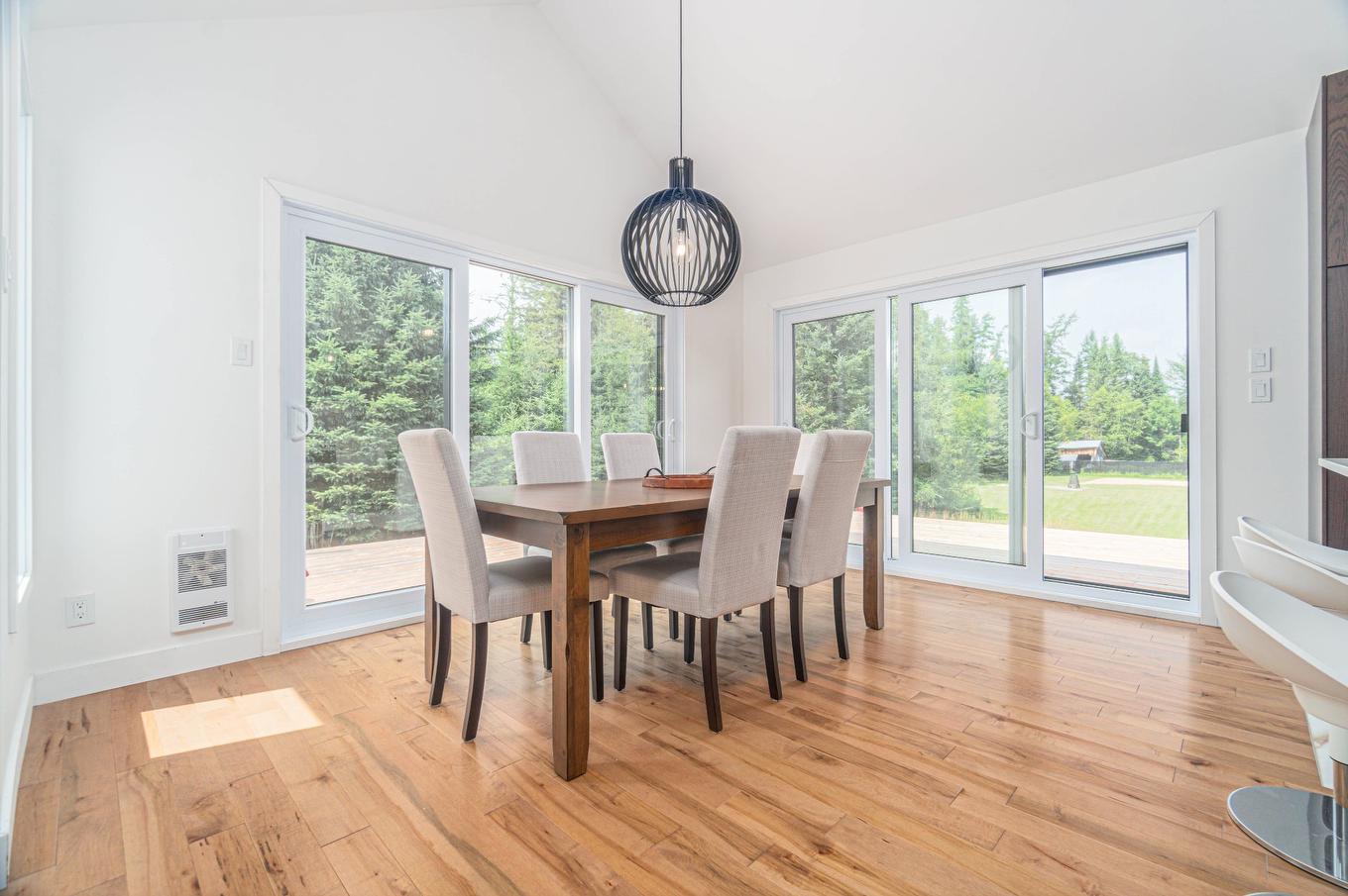 Living room - 145 7E Rang, Mont-Tremblant, QC - Indoor Photo Showing Dining Room
