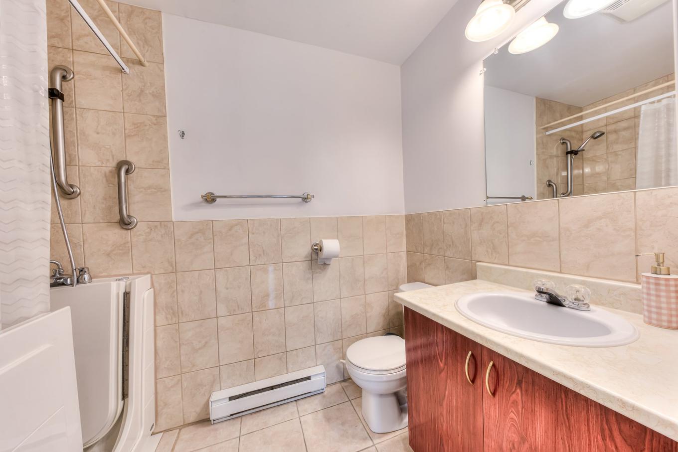 Salle de bains - 406-520 Boul. De La Côte-Vertu, Montréal (Saint-Laurent), QC - Indoor Photo Showing Bathroom