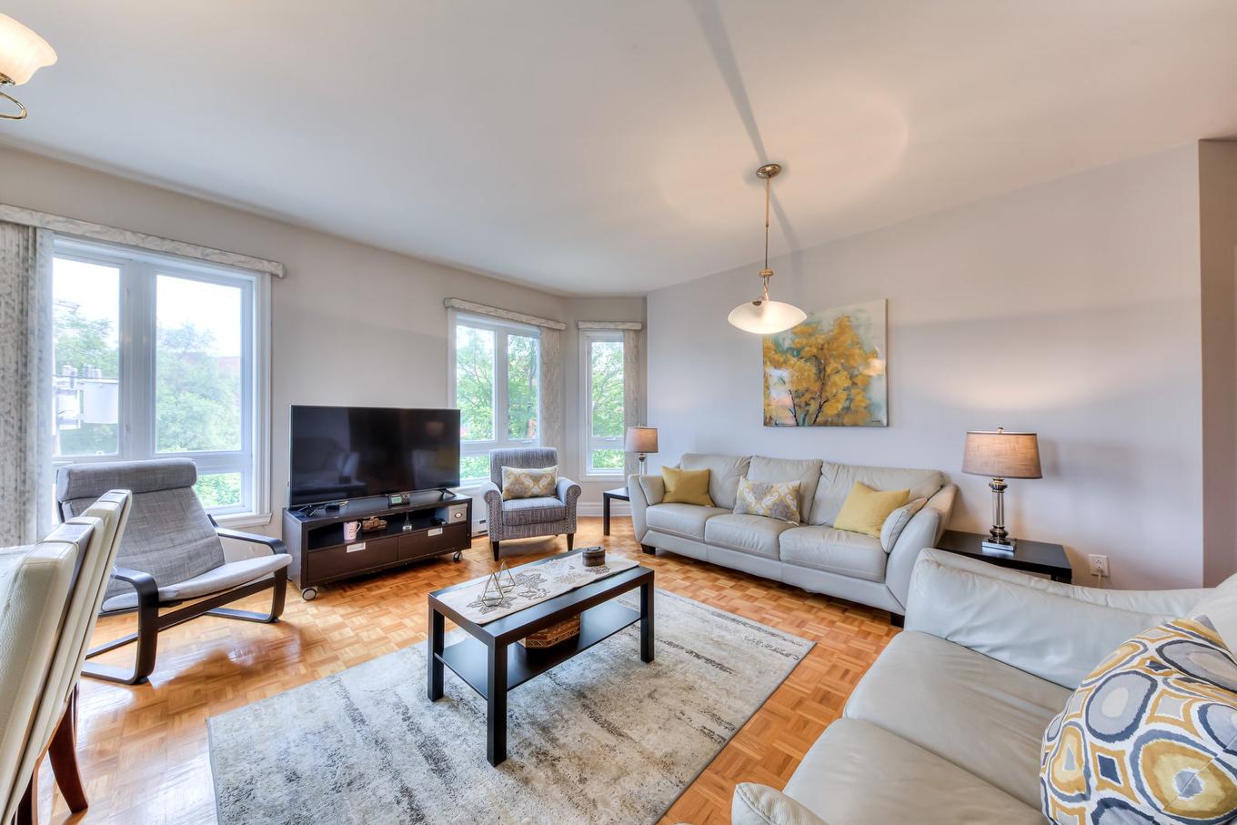 Salon - 406-520 Boul. De La Côte-Vertu, Montréal (Saint-Laurent), QC - Indoor Photo Showing Living Room