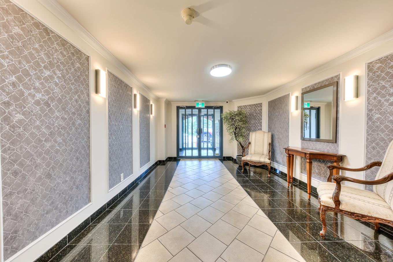 Hall d'entrée/Vestibule - 406-520 Boul. De La Côte-Vertu, Montréal (Saint-Laurent), QC - Indoor Photo Showing Other Room