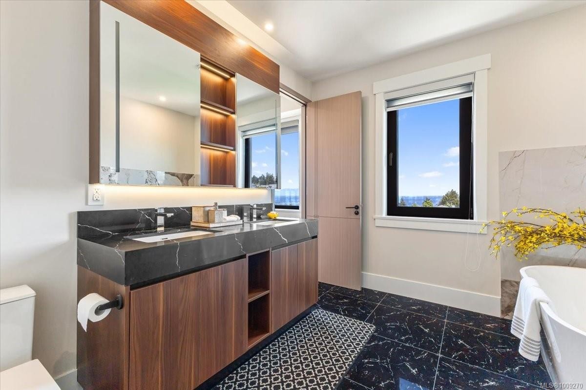 116 Sharon Pl, Nanaimo, BC