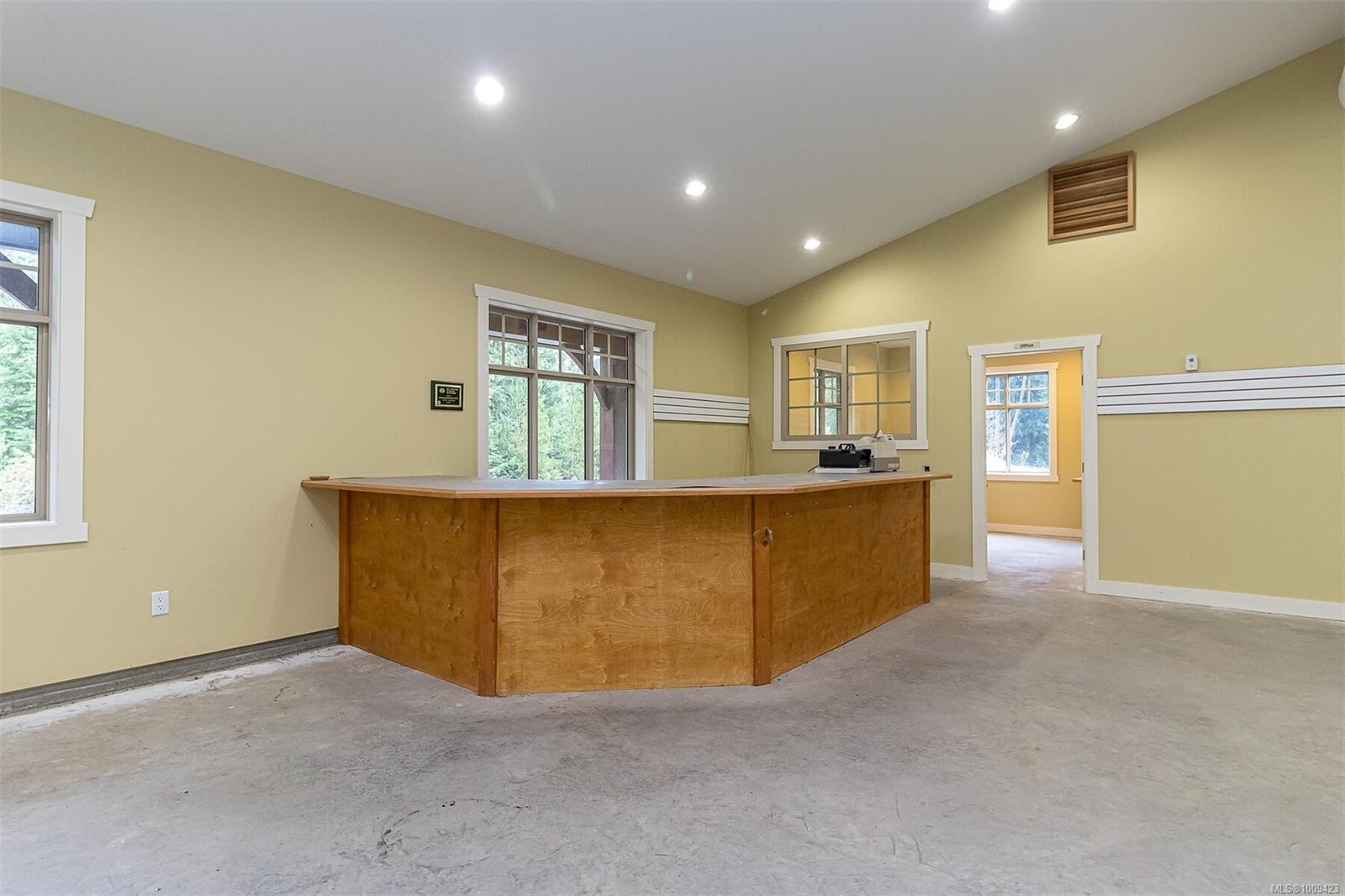 230 Rupert Rd East, Qualicum Beach, BC