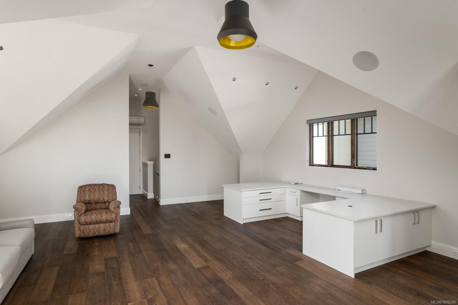 1098 Bearspaw Plat, Langford, BC