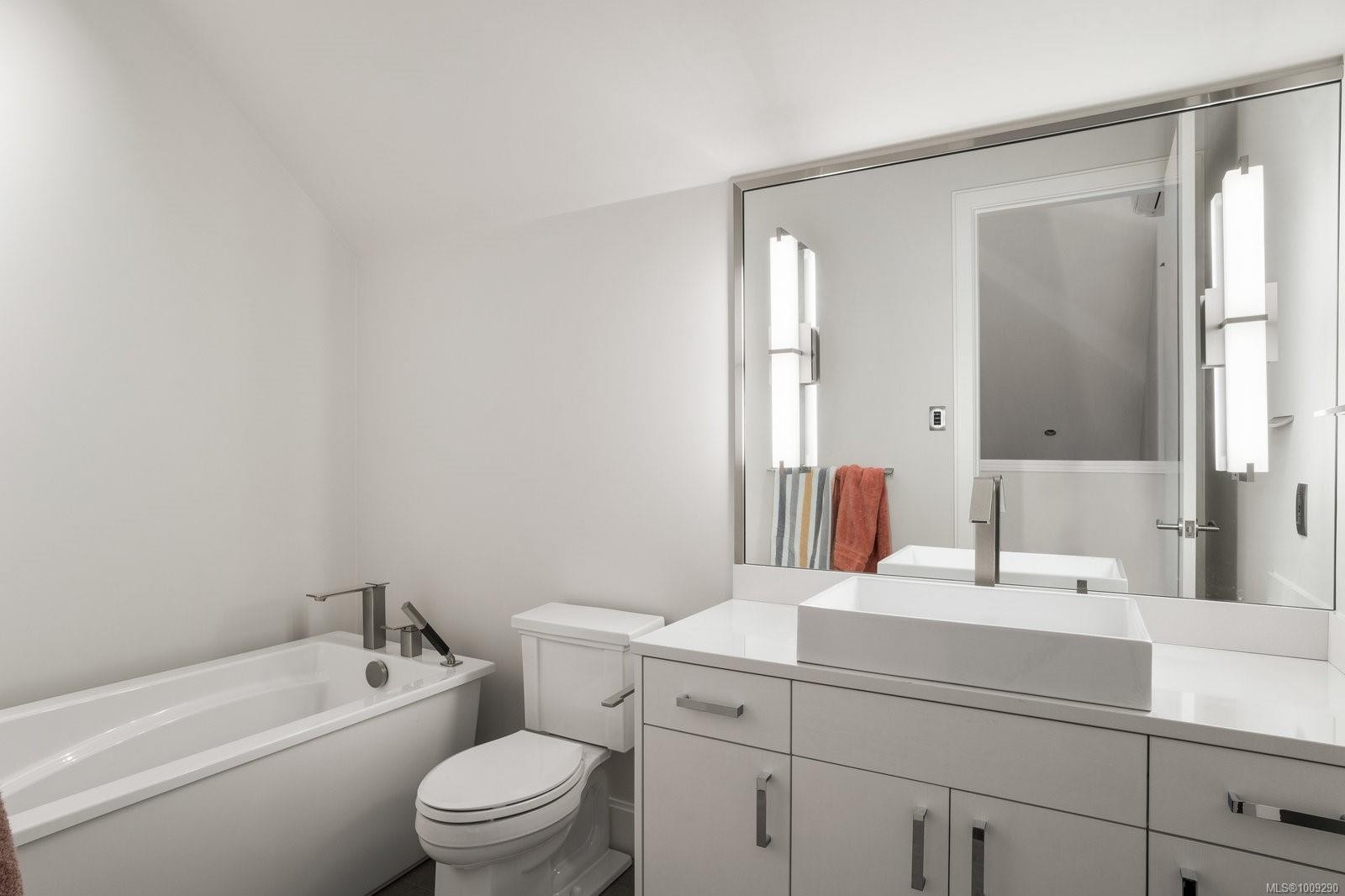 1098 Bearspaw Plat, Langford, BC