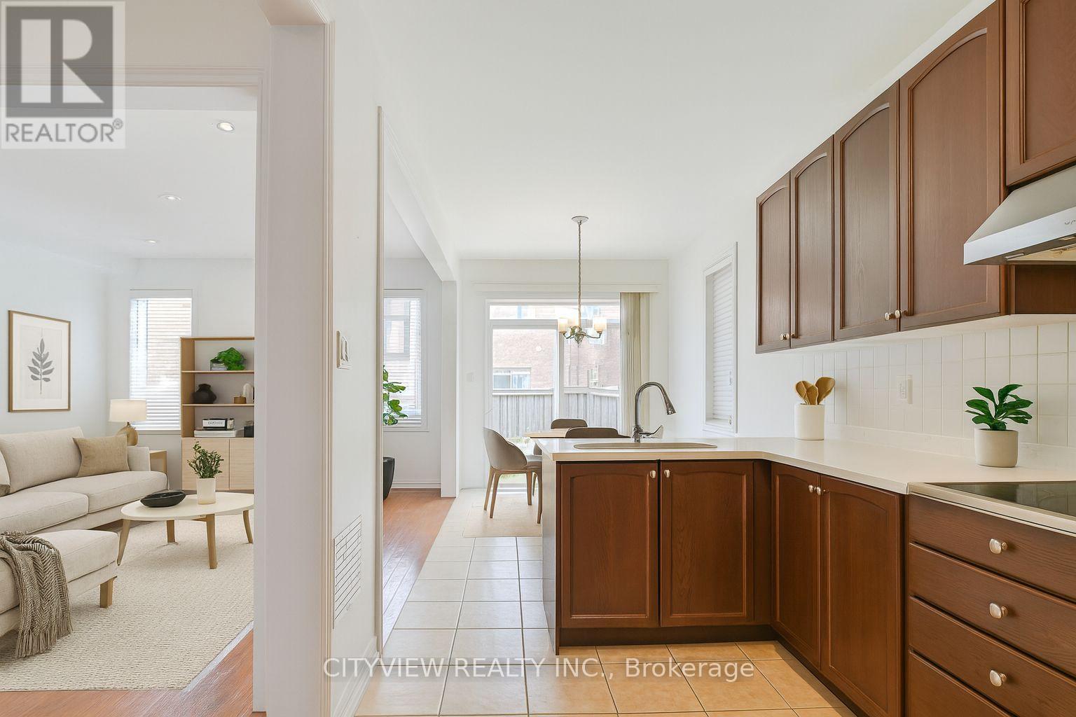 330 Giddings Crescent, Milton, ON - Indoor Photo Showing Kitchen