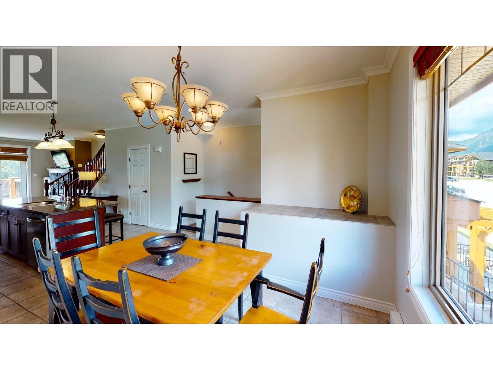 200 Bighorn Boulevard Unit# 234 B, Radium Hot Springs, BC - Indoor Photo Showing Dining Room