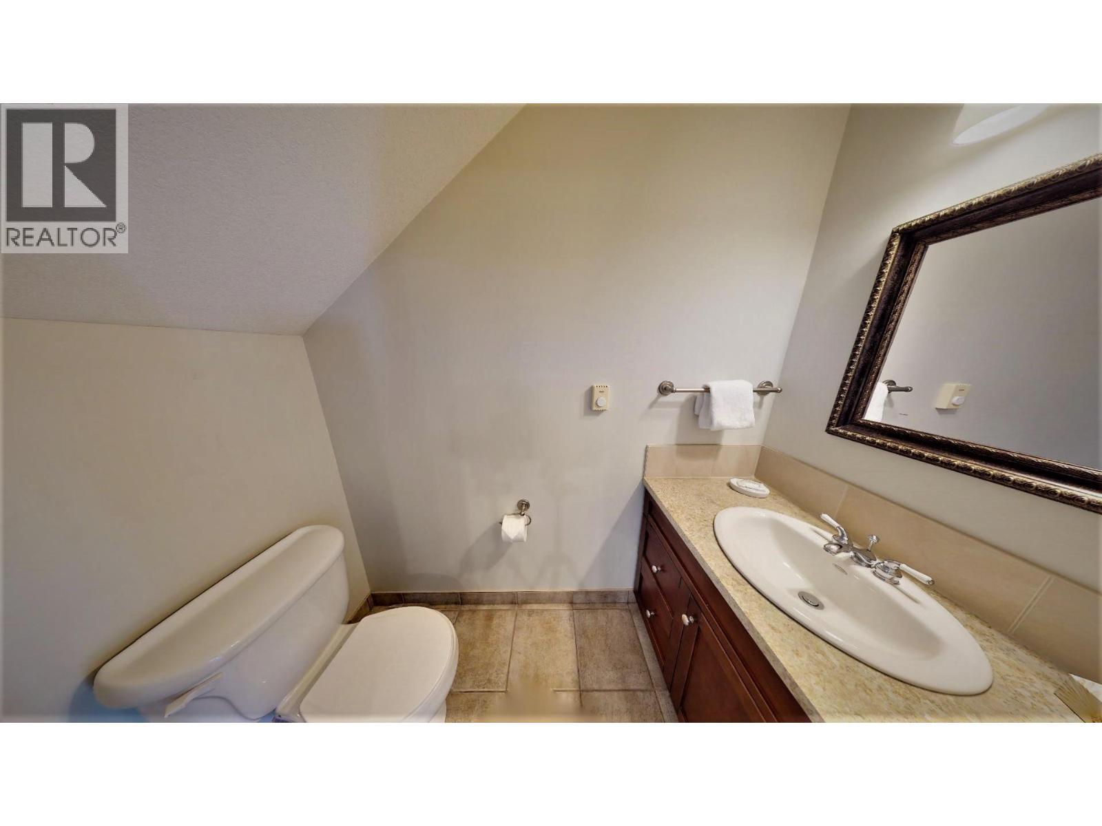 200 Bighorn Boulevard Unit# 234 B, Radium Hot Springs, BC - Indoor Photo Showing Bathroom