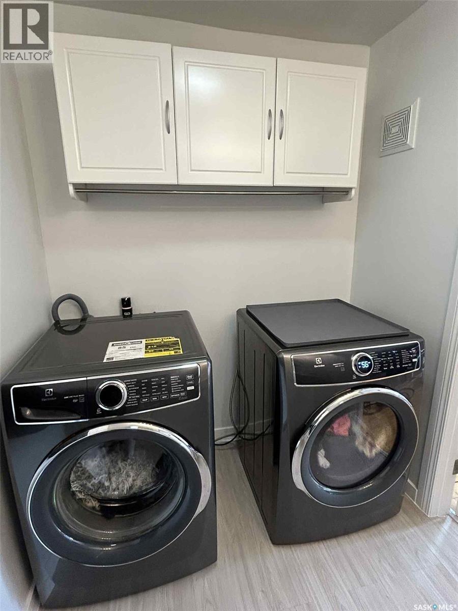 415 Prince Street, Hudson Bay, SK - Indoor Photo Showing Laundry Room