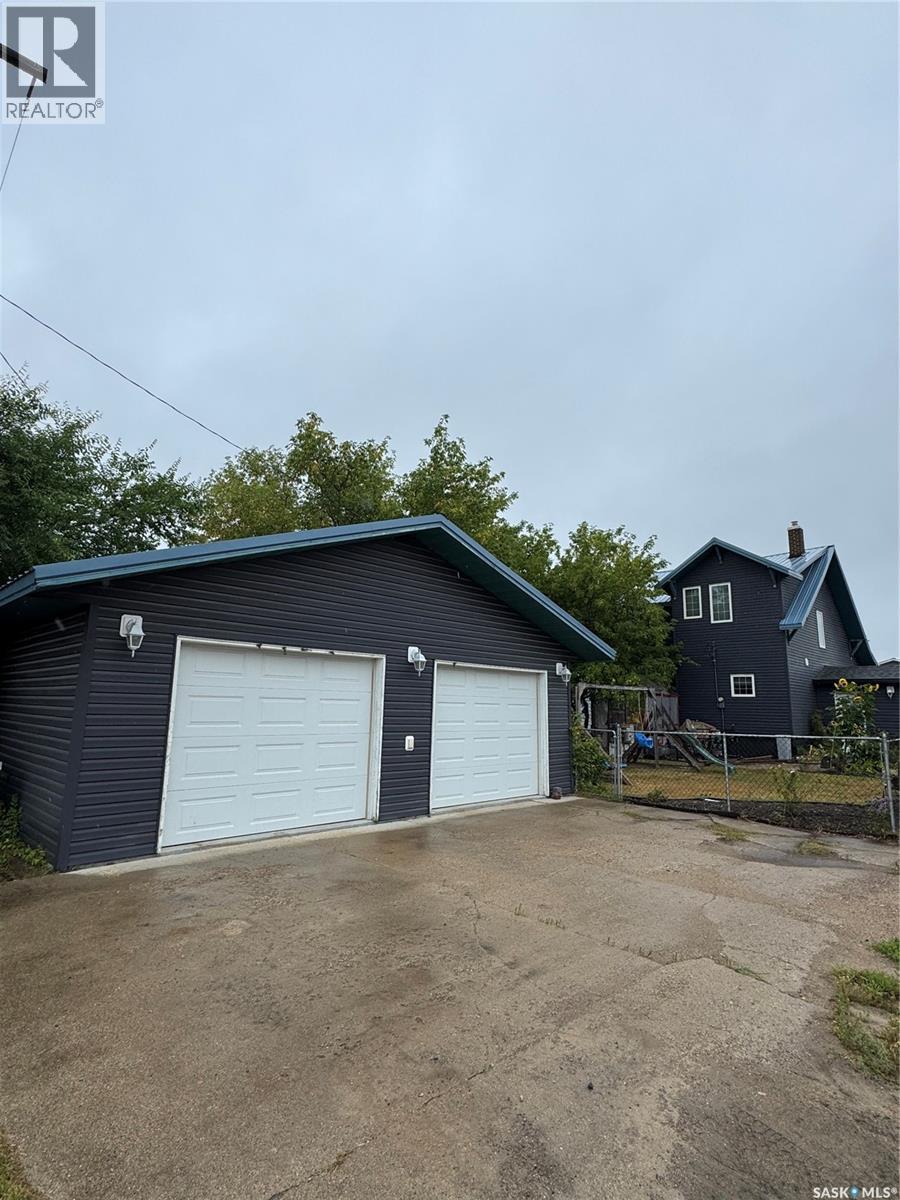 415 Prince Street, Hudson Bay, SK - Outdoor With Exterior