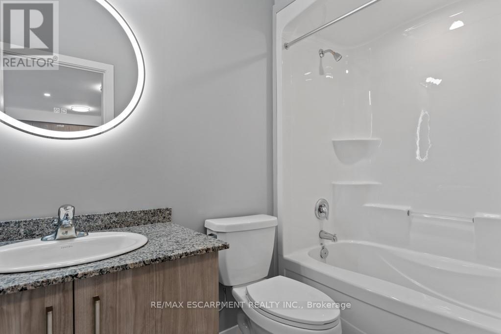 403 - 5002 King Street, Lincoln, ON - Indoor Photo Showing Bathroom